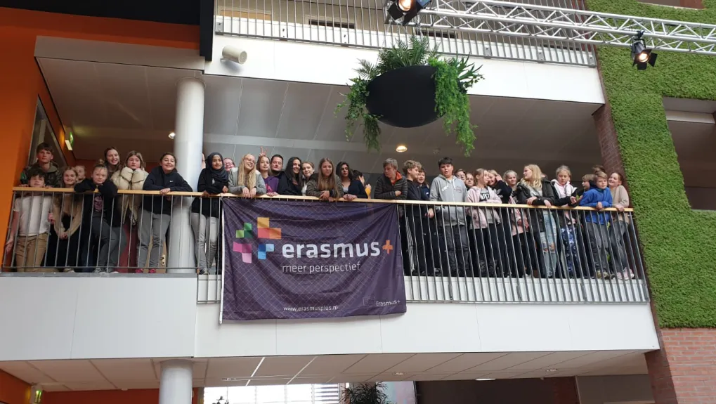 groep leerlingen Erasmus+ project Hand in hand to a sustainable future
