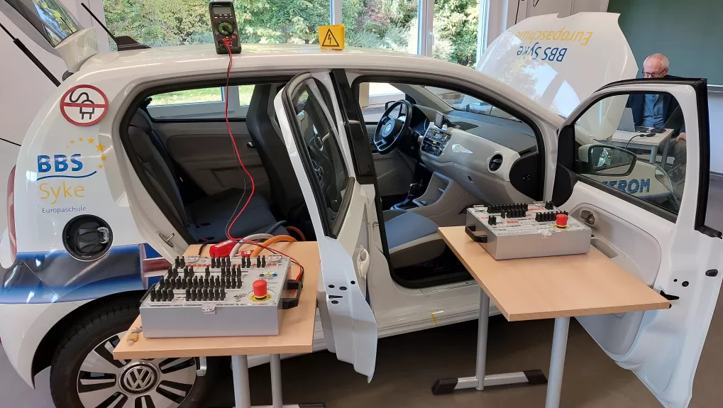 Elektrische auto in klaslokaal