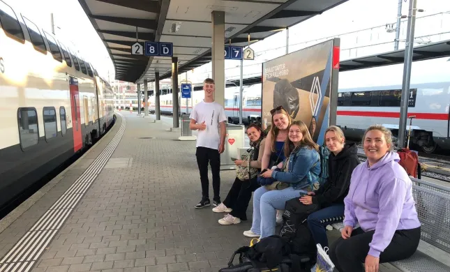 DiscoverEU Inclusieactie jongeren op station